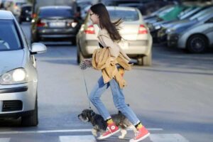 Ragazza col cane